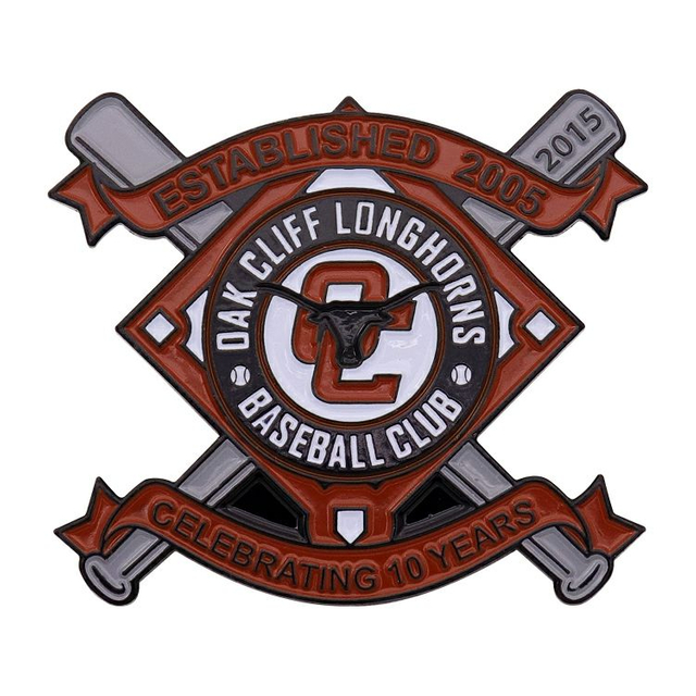 Металлическая бейсбольная эмалированная булавка с летучей мышью и кожаной перчаткой